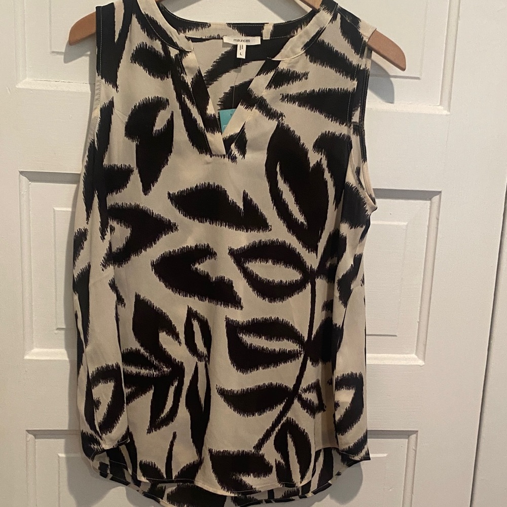 Maurices Black and Cream Leaf Pattern Blouse
